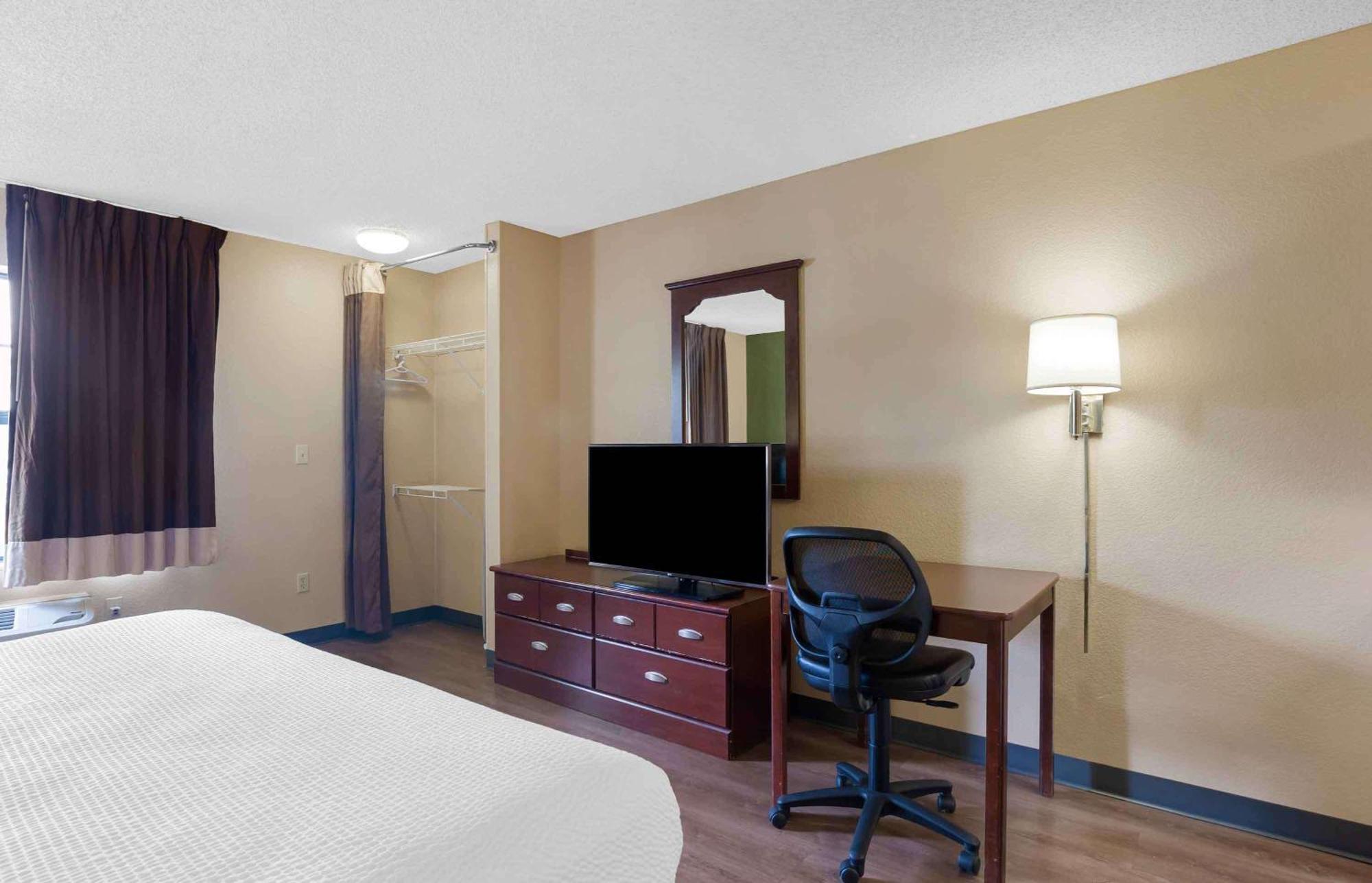 Extended America Select - St Louis - Airport - Central Hotel 2*